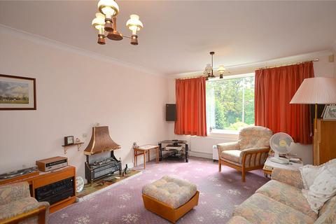 4 bedroom detached house for sale - Over Hall Park, Mirfield, West Yorkshire, WF14