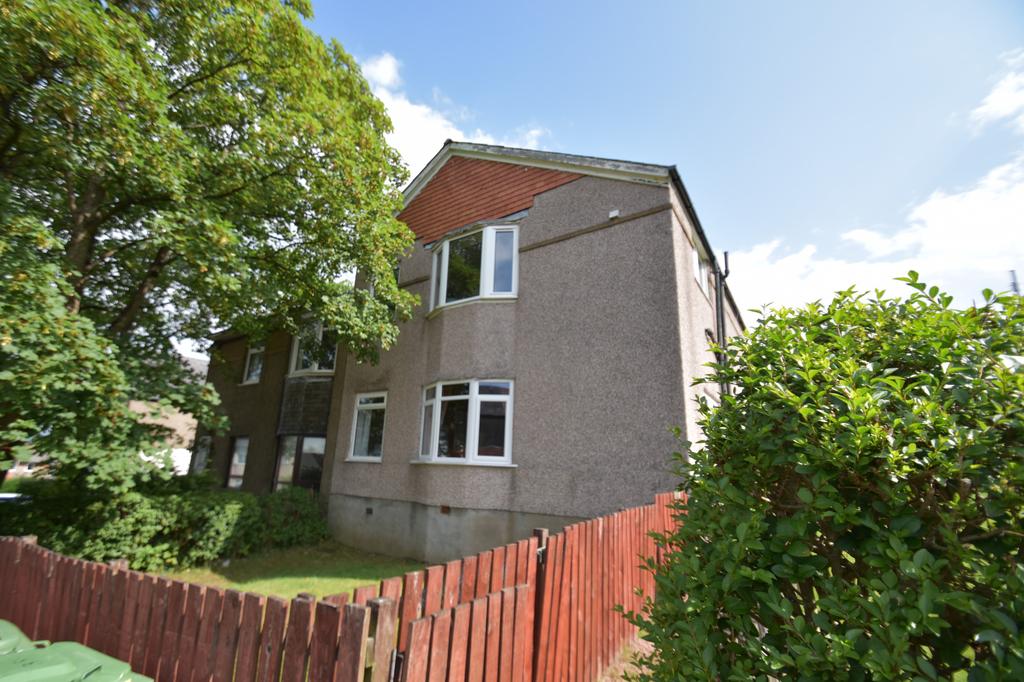 Gladsmuir Road, Hillington, Glasgow, G52 3 bed flat £65,000