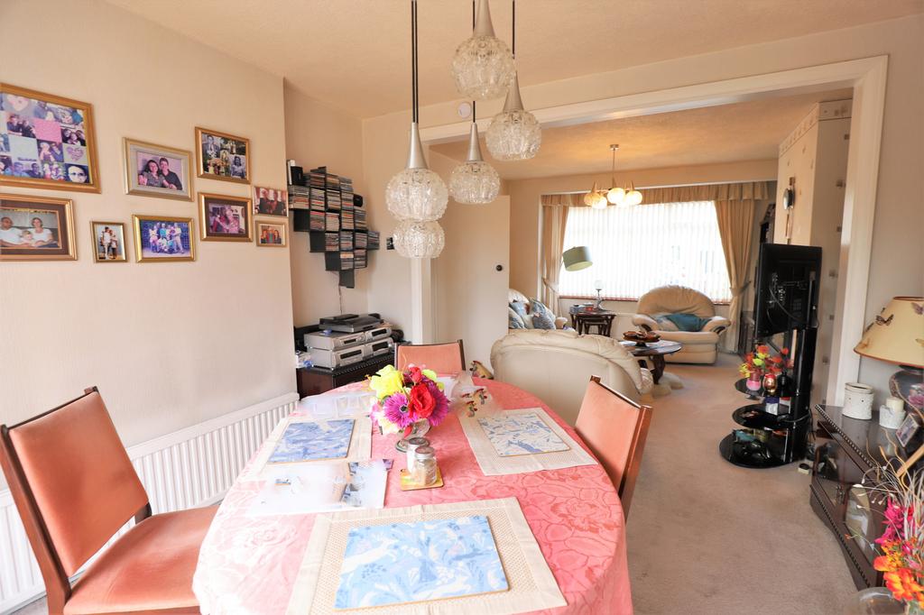 Waltham Avenue, Hayes, Greater London, UB3 3 bed terraced house £510,000