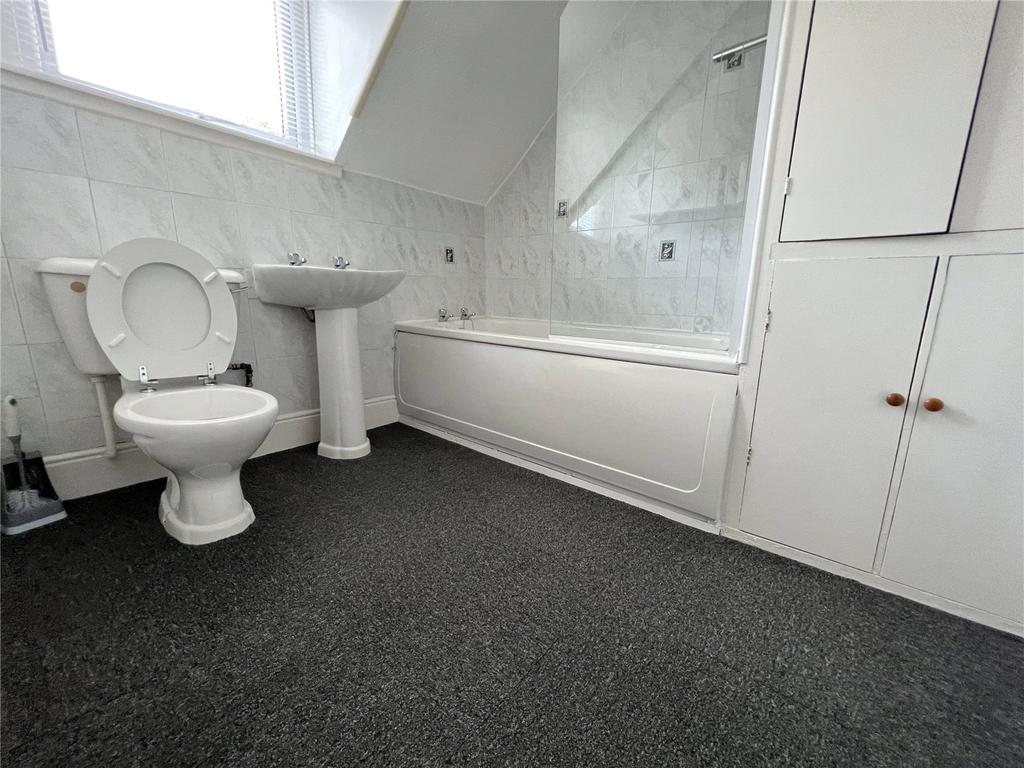 Flat 3 - Bathroom