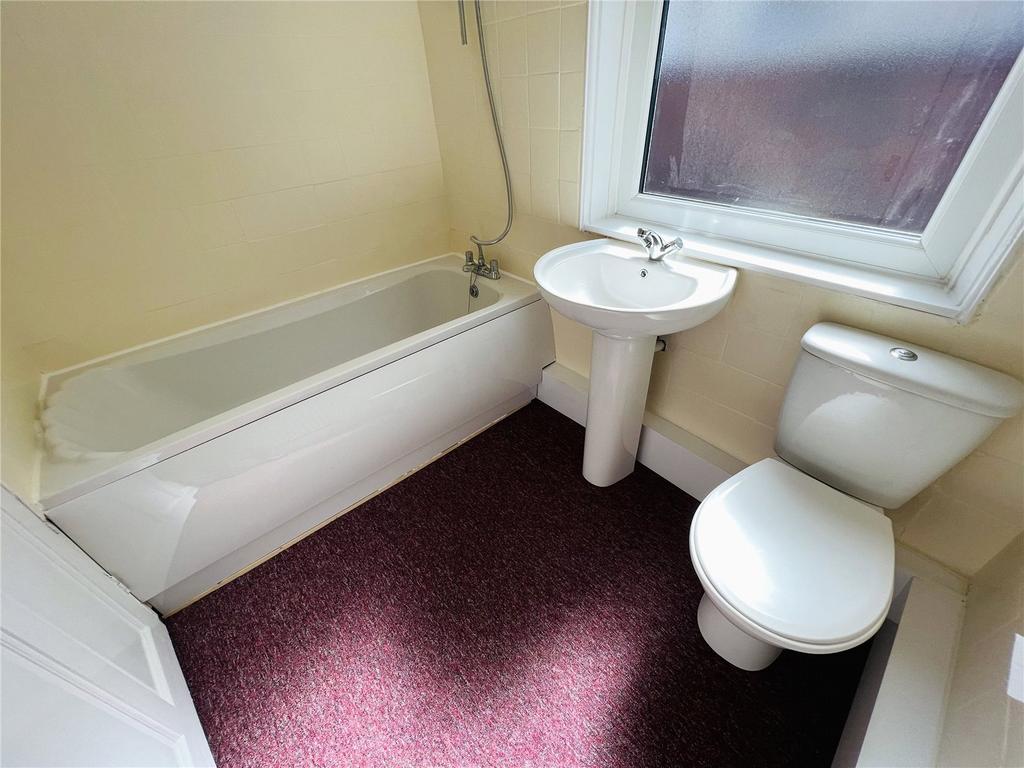 Flat 1 - Bathroom