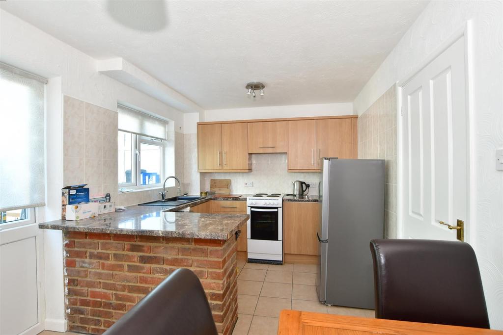 The Yews, Horndean, Waterlooville, Hampshire 2 bed terraced house for