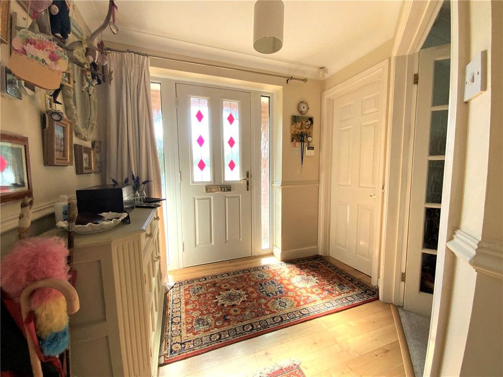 Wessington Court, Calne, Wiltshire, SN11 4 bed detached house £390,000
