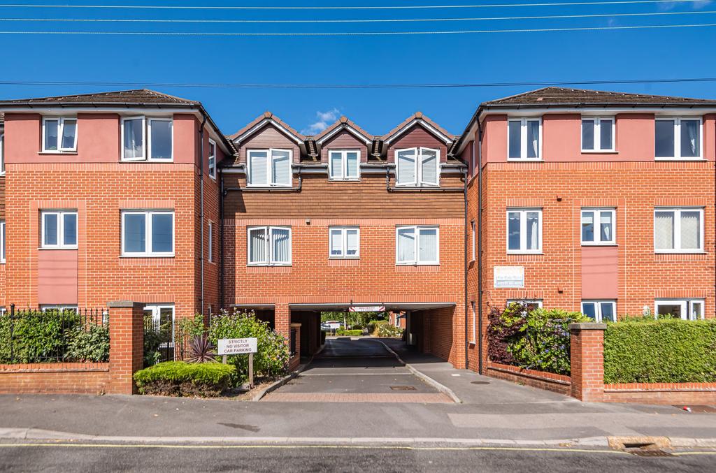 Bursledon Road, Hedge End... 1 bed apartment £130,000