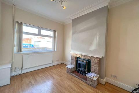 3 bedroom end of terrace house for sale, South Parade, Grimsby, North East Lincs, DN31