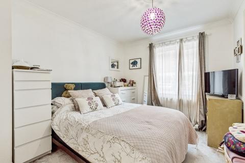 2 bedroom flat to rent - Bewley Street Wimbledon SW19
