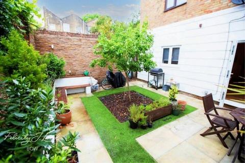 2 bedroom apartment to rent, Hewison Street, London