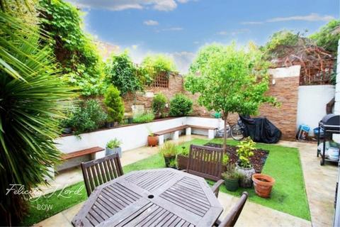 2 bedroom apartment to rent, Hewison Street, London