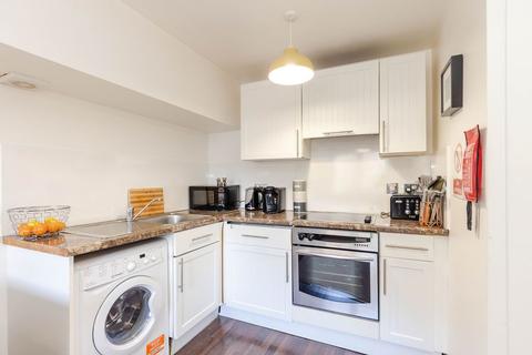 2 bedroom ground floor flat for sale - 5/1 Drummond Street, Old Town, Edinburgh, EH8 9TT