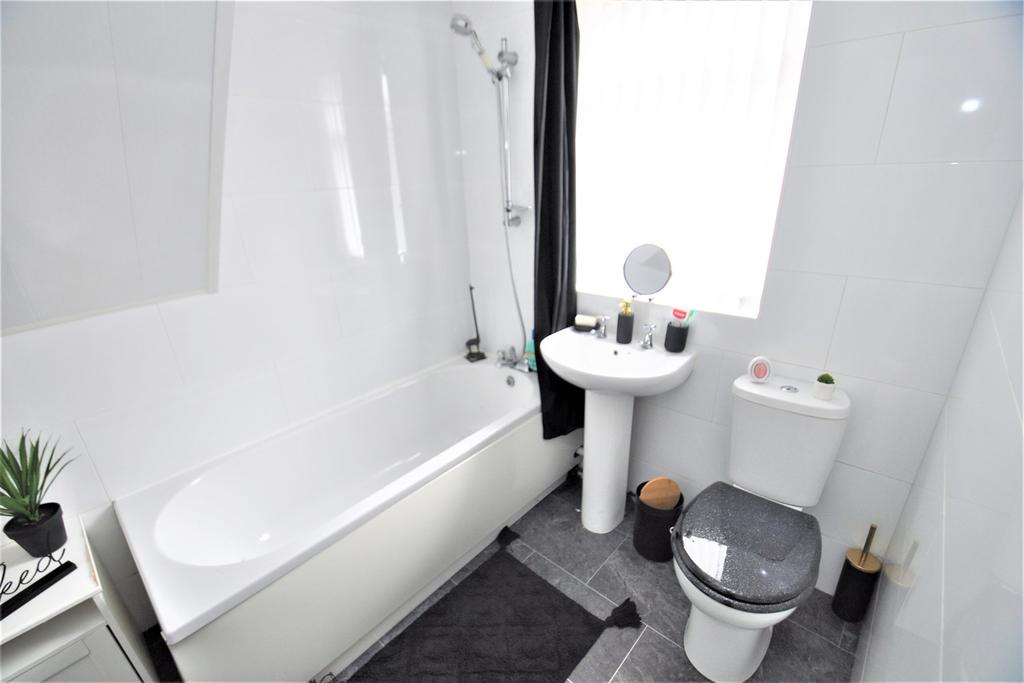 Ground Floor Bathroo