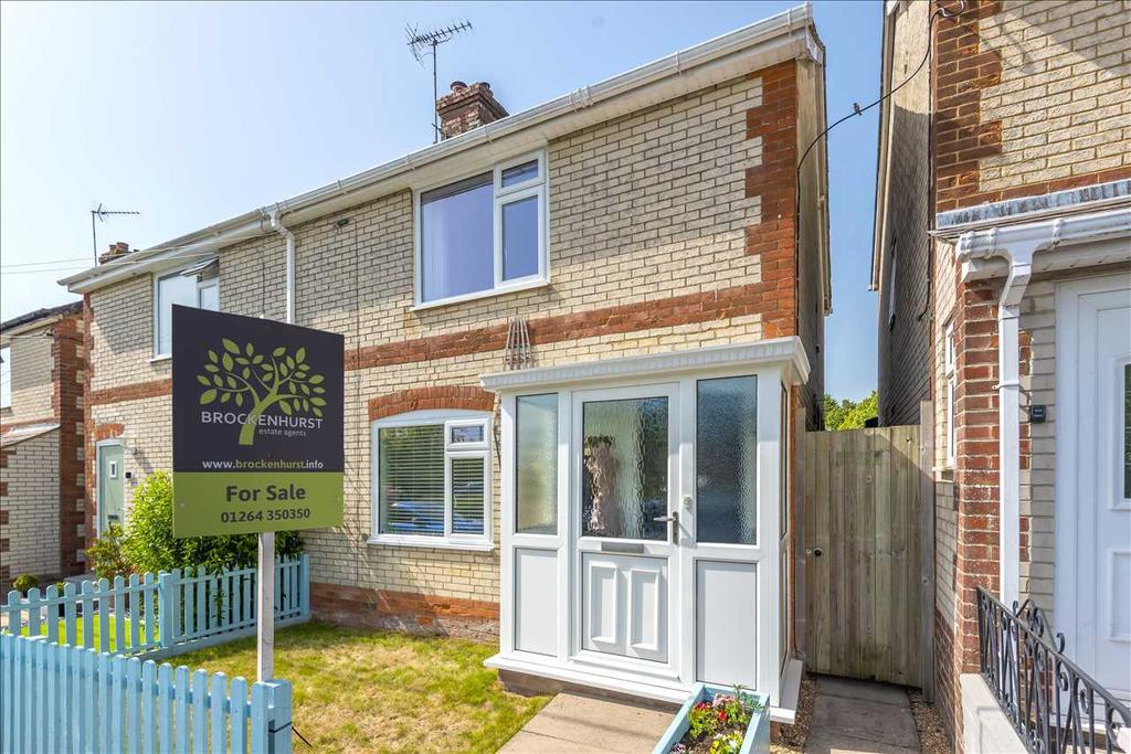 Acre Path, Andover 2 bed semidetached house £275,000