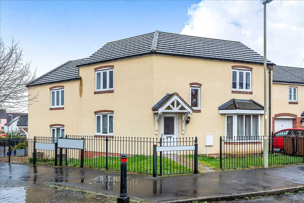 Sunflower Way, Andover 3 bed terraced house £300,000