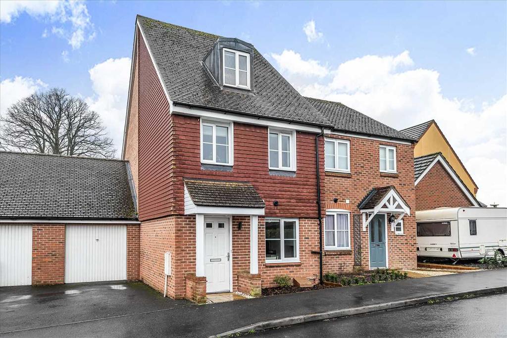 Barley Road, Andover 3 bed semidetached house £325,000