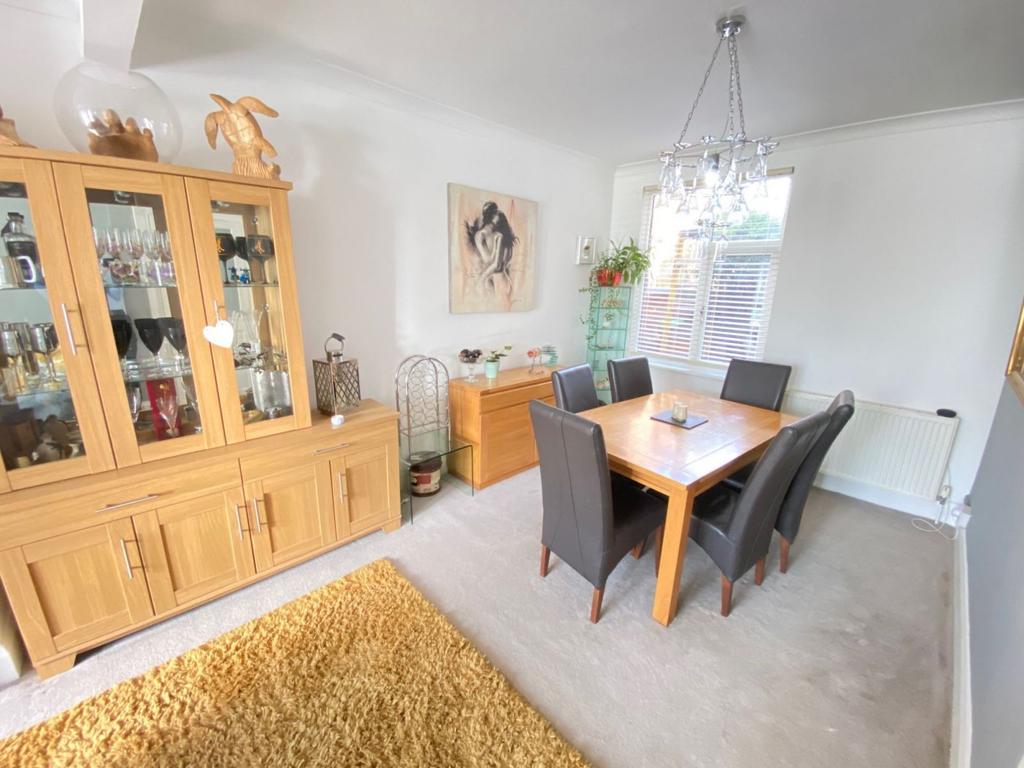 Lounge/dining room