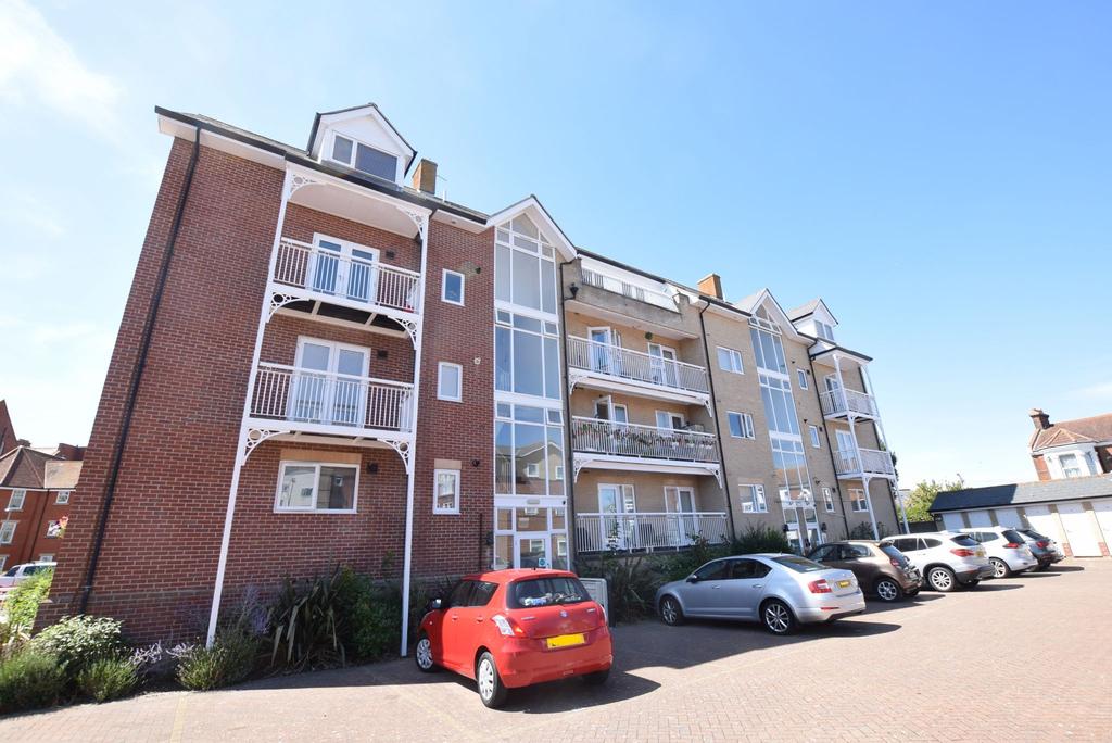 Ashley House, Vista Road, ClactononSea 2 bed flat £170,000