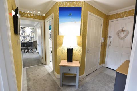 2 bedroom flat for sale, Ashley Lodge, Vista Road, Clacton-on-Sea