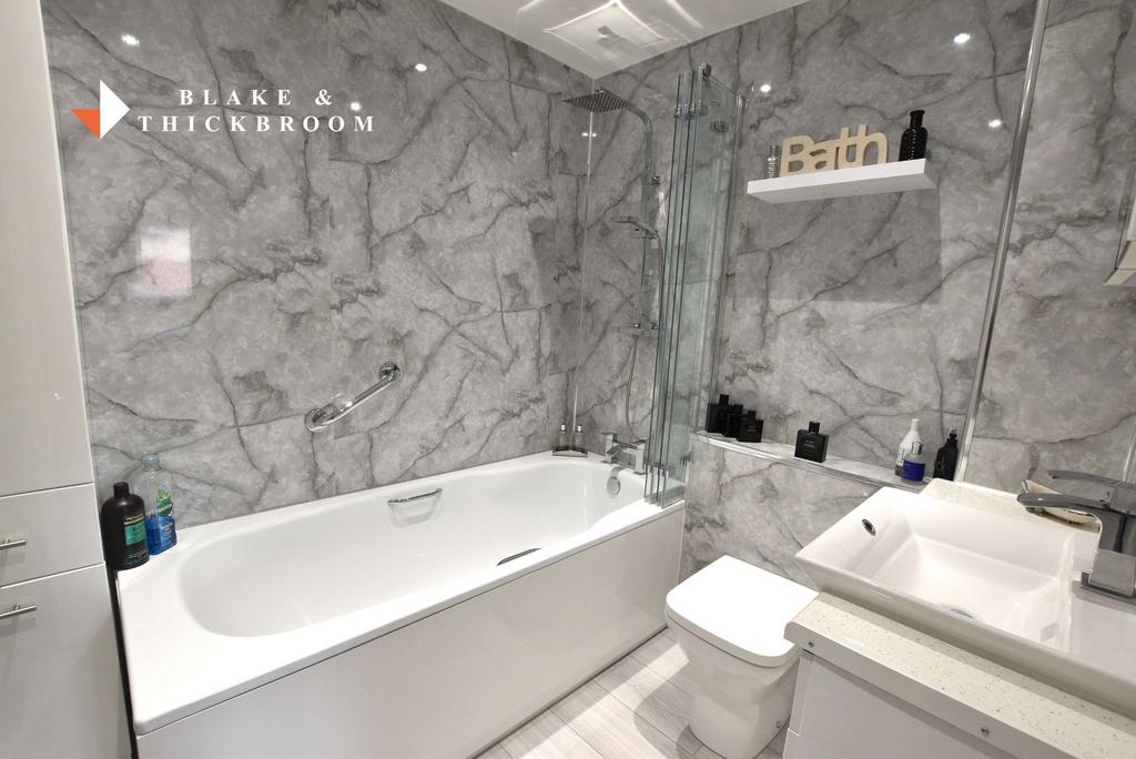 En suite bathroom