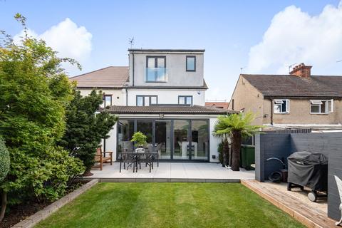 4 bedroom semi-detached house for sale - Whippendell Road, Watford, Hertfordshire, WD18