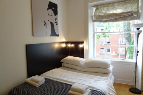 Studio to rent, Cartwright Gardens, Bloomsbury, London, WC1H