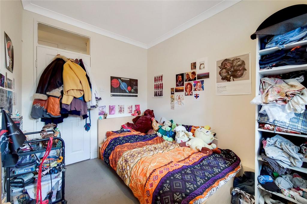 Bernard Shaw Court, St. Pancras Way, London 4 bed flat £3,467 pcm (£800 pw)