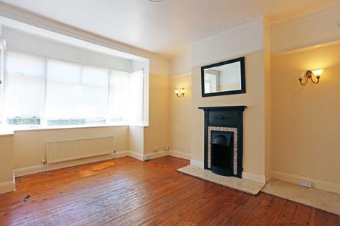 2 bedroom flat to rent - Tenby Road, Chadwell Heath, Romford, RM6