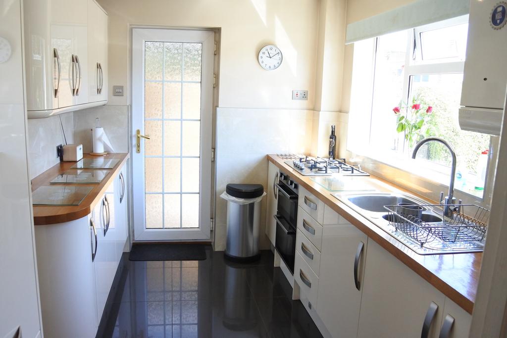 White Lion Park, Malmesbury SN16 3 bed semidetached house for sale £
