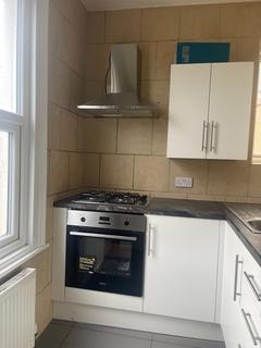 3 bedroom flat to rent, Herga Road, Harrow HA3