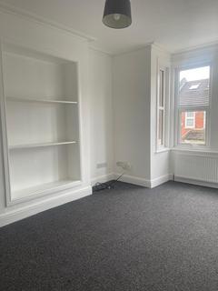 3 bedroom flat to rent, Herga Road, Harrow HA3