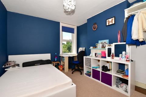 56 Campbell Road, Caterham, CR3 5JN