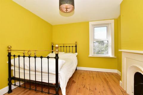 56 Campbell Road, Caterham, CR3 5JN