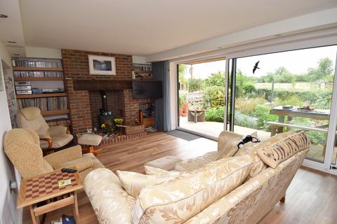 Deems Rollestone Road, Shrewton, Salisbury, SP3 4HG
