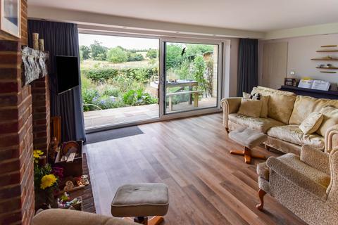 Deems Rollestone Road, Shrewton, Salisbury, SP3 4HG
