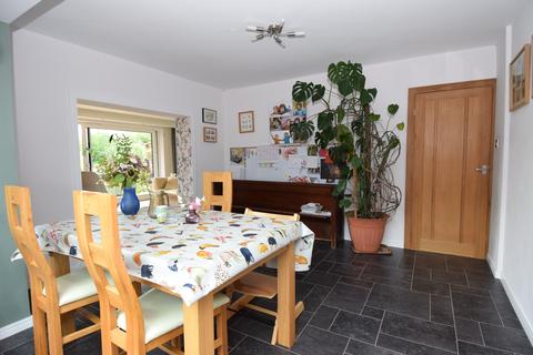 Deems Rollestone Road, Shrewton, Salisbury, SP3 4HG