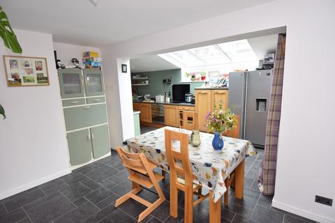 Deems Rollestone Road, Shrewton, Salisbury, SP3 4HG