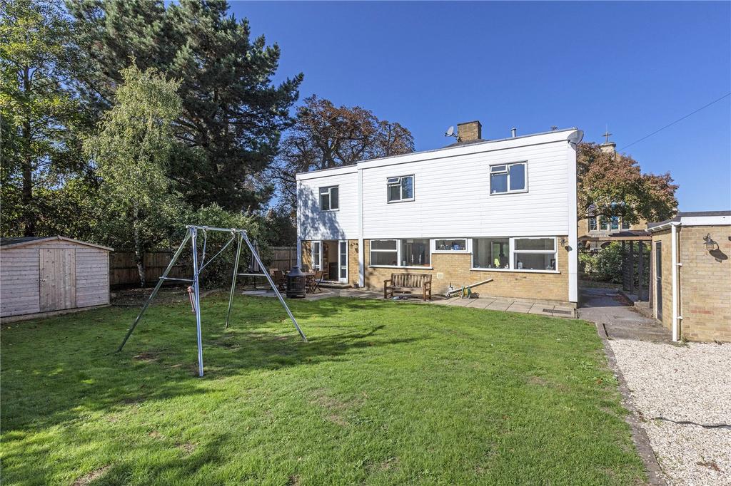 Bushy Park, Hampton Hill, Hampton... 4 bed detached house £3,250 pcm
