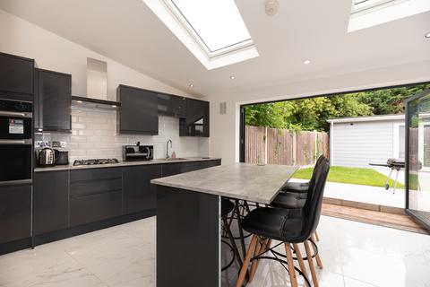70 Purneys Road, London, SE9 6HT