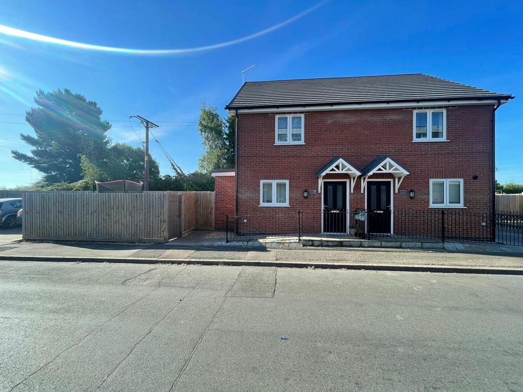 Rycroft Avenue, Deeping St. James, PE6 2 bed semidetached house £775