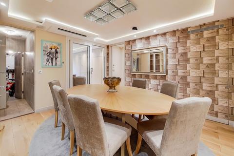 127 Abbotsbury Road, London, W14 8EP