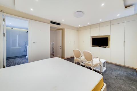 127 Abbotsbury Road, London, W14 8EP