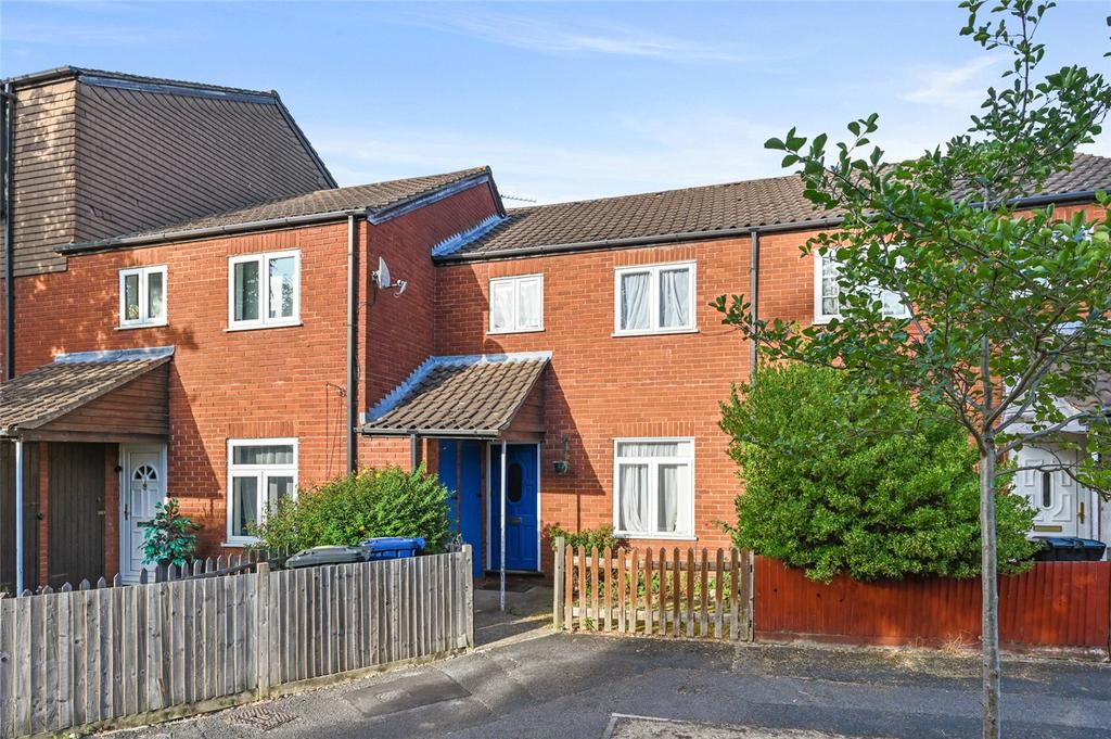 St. Pauls Close, London, W5 3 bed terraced house £625,000