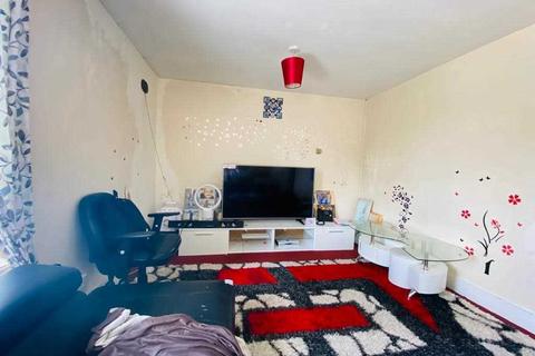 2 bedroom apartment for sale - Rochford Gardens, Slough, Slough