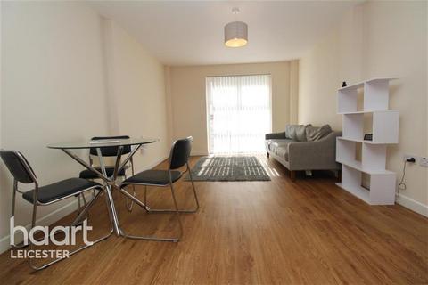 3 bedroom flat to rent, Blenheim Court off Charles Street