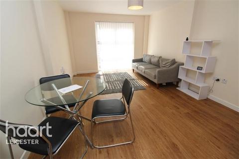 3 bedroom flat to rent, Blenheim Court off Charles Street