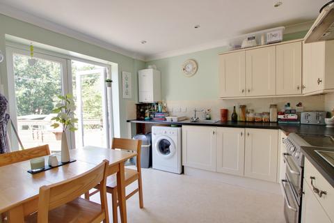 5 Hill Drive, Fareham, PO15 6JA