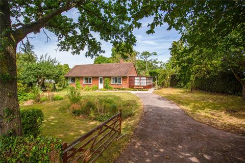 4 bedroom bungalow for sale - Gloucester Road, Upleadon, Newent, Gloucestershire, GL18