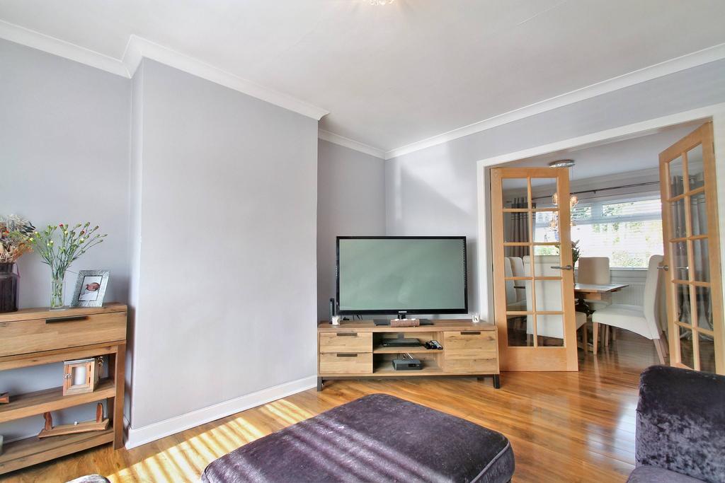 Southesk Avenue, G64 3 bed semidetached house £245,000
