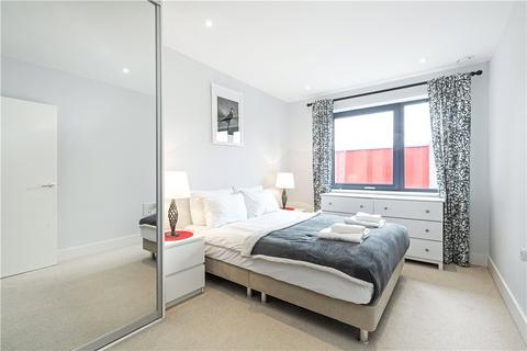 2 bedroom apartment to rent, Pipit Drive, London, SW15