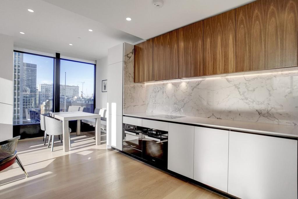 Buckingham Gate Westminster SW1E 1 bed apartment £3,683 pcm (£850 pw)