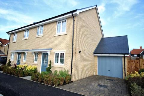 3 bedroom semi-detached house to rent - St. Lukes Way, Runwell, Wickford, SS11