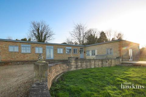 3 bedroom detached bungalow to rent, Barton Close, Bradenstoke, SN15